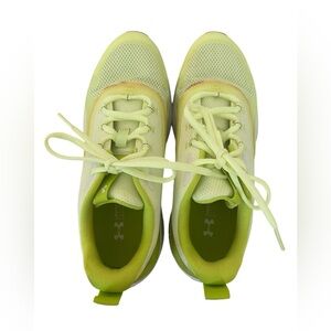 UNDER ARMOUR CHARGED RC YELLOW SNEAKERS SIZE 7